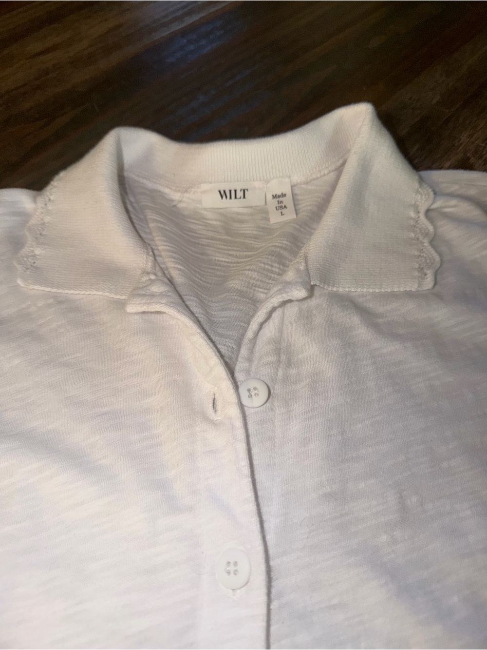 WILT women’s size large, Like New, White Polo Shirt with Scalloped Collar